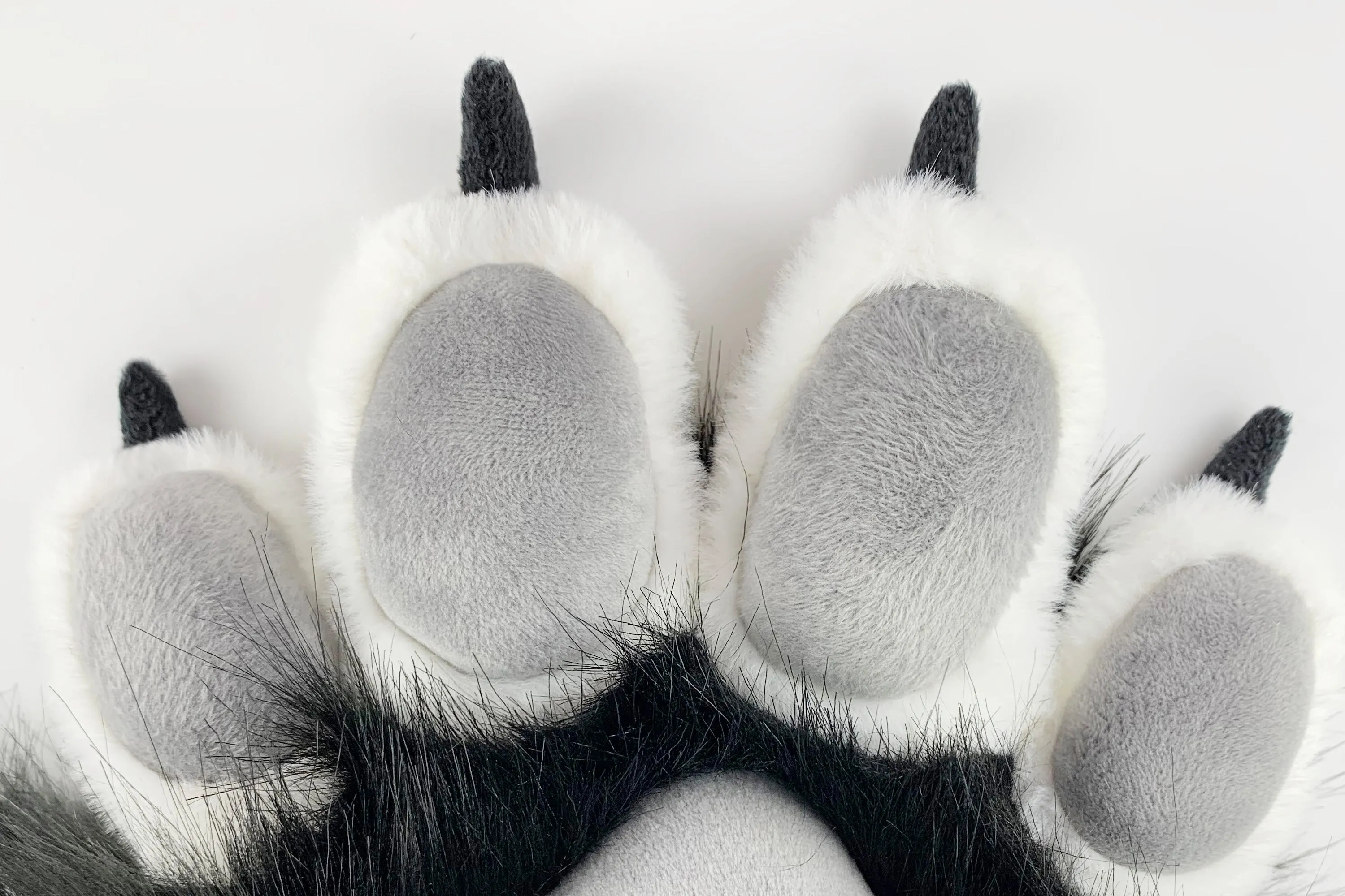 Cat paws gloves costume cosplay realistic faux fur fluffy fox fursuit paws kitty cosplay fursuit paws gloves handpaws fur paws with claws