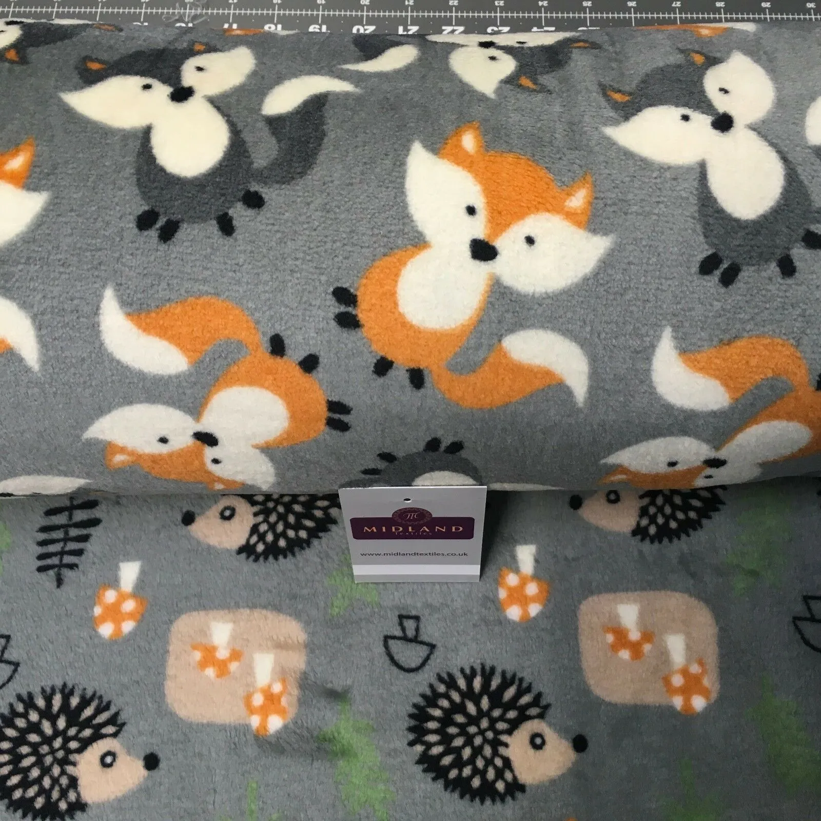 Foxes & hedgehog reversible medium weight Cuddle Fleece 100% Polyester 58" M701